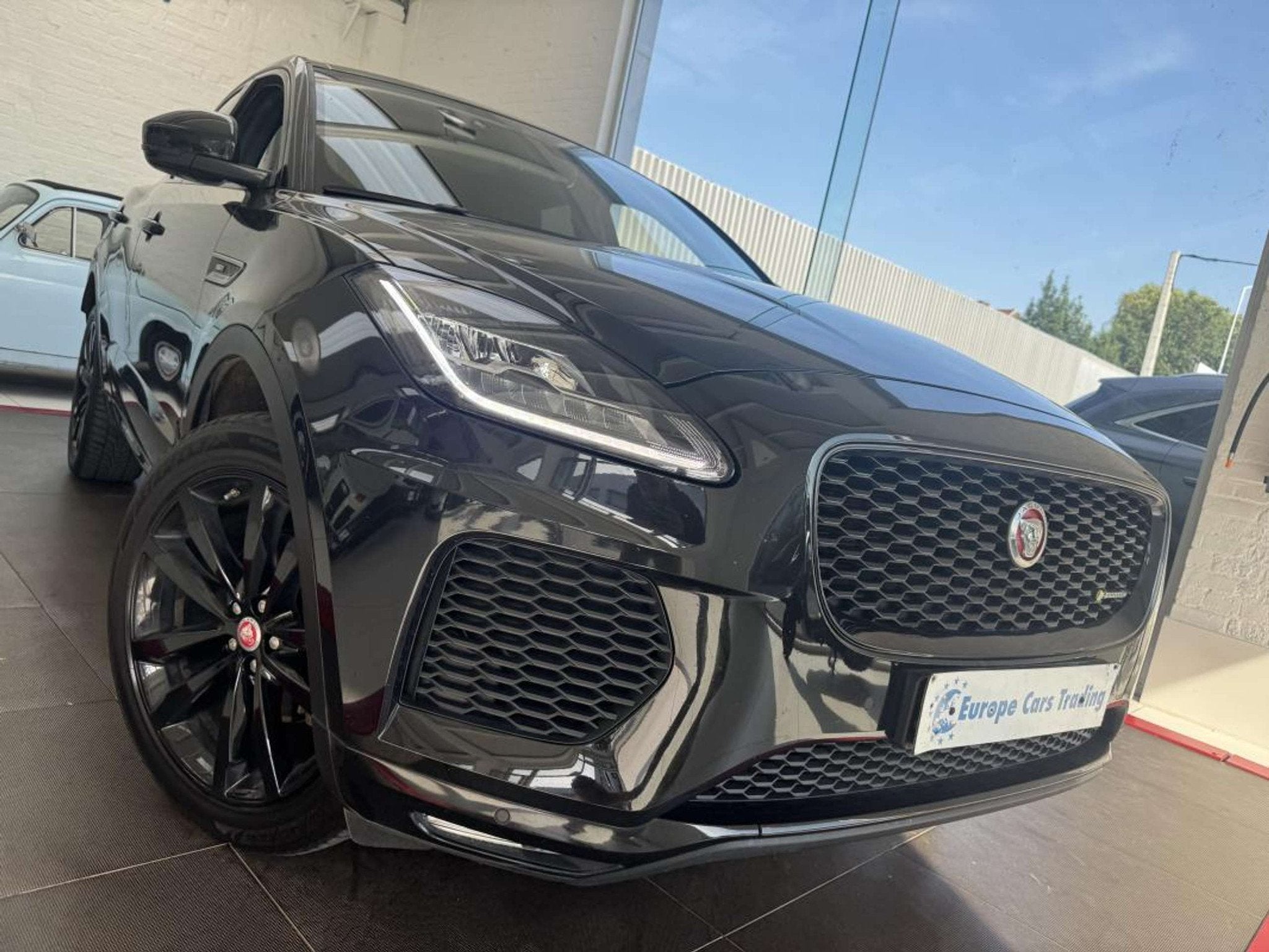 Jaguar E-Pace S R-DYNAMIC AWD D150 1er MAIN TOIT PANO CUIR G, Autos, Cuir, https://public.car-pass.be/vhr/84308ee3-a46f-4990-98b9-1422f68b7a93
