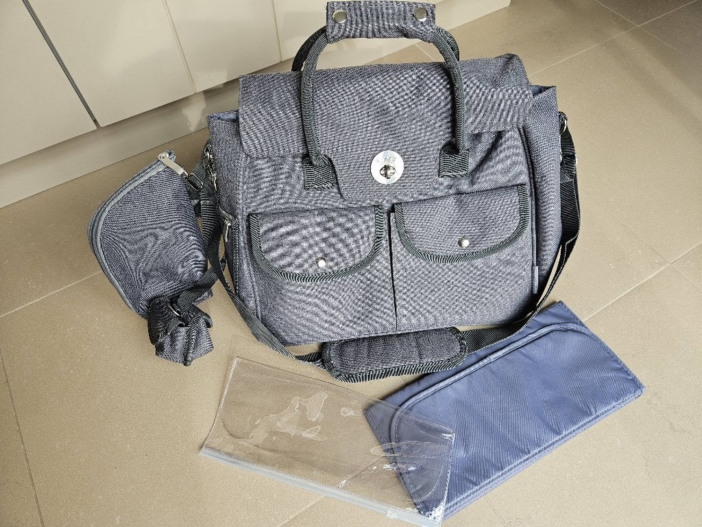 Sac à langer impeccable + accessoires, Kinderen en Baby's, Luiertassen, Zo goed als nieuw, Schoudertas functie, Grijs, Ophalen