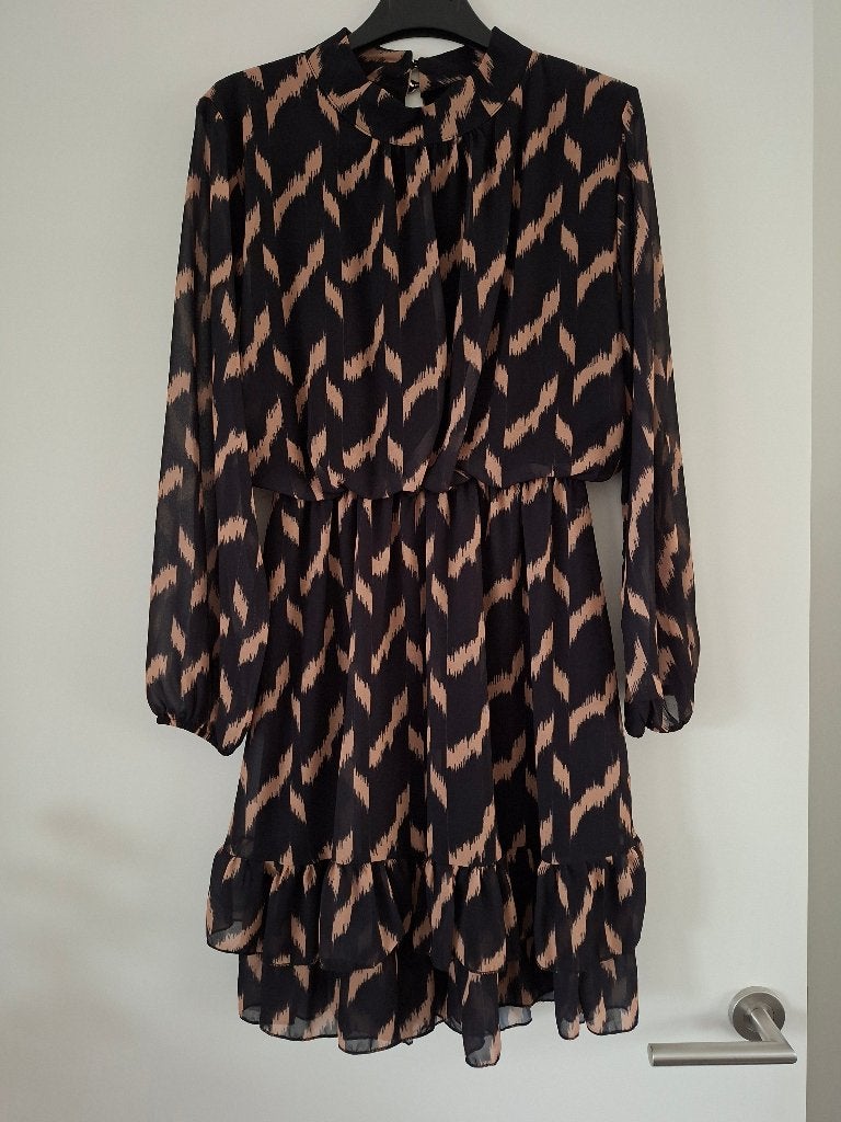 2 mooie kleedjes, Ophalen, Nieuw, Maat 38/40 (M)