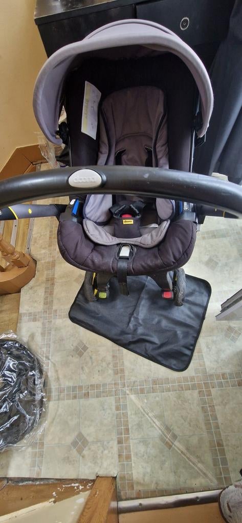 Buggy Doona, Enfants & Bébés, Enlèvement