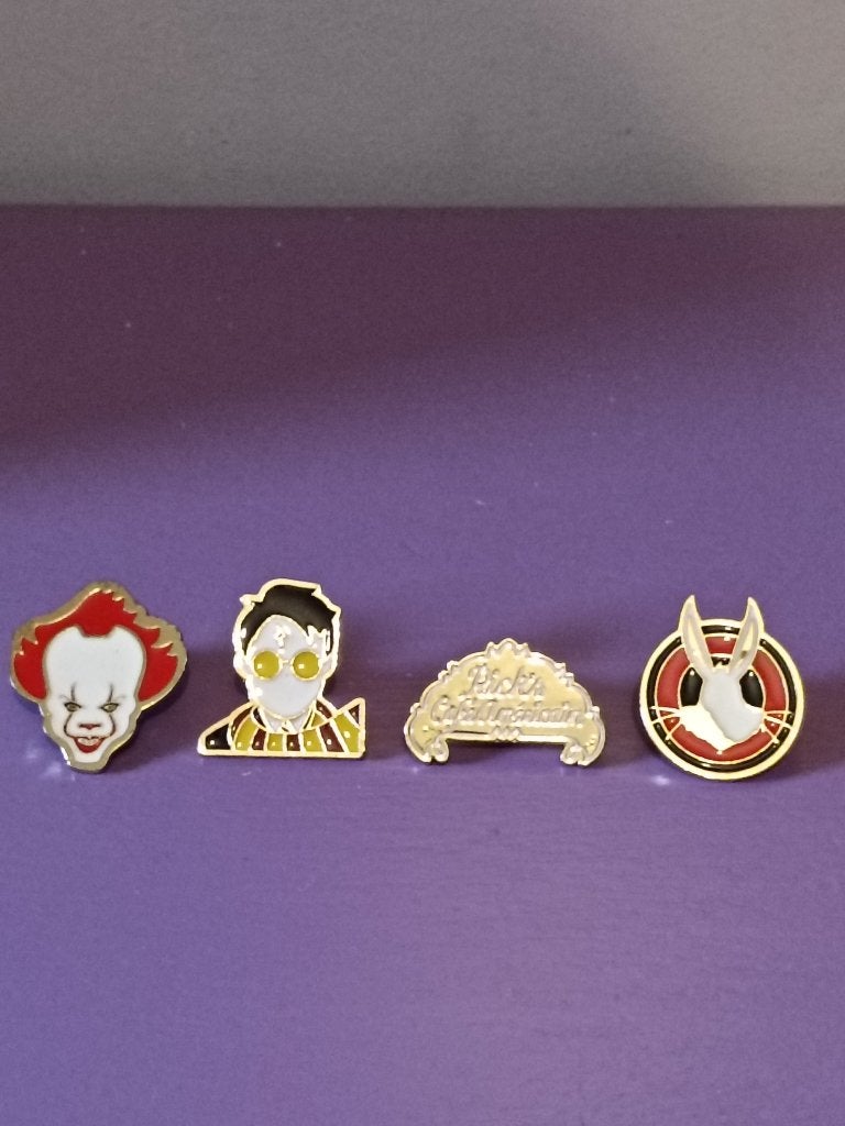 4 Pins: warner bros., Ophalen of Verzenden, Gebruikt, Speldje of Pin