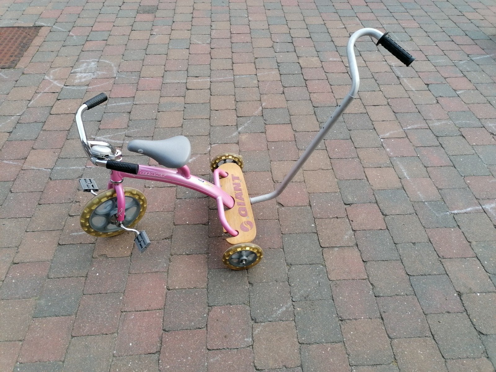 roze driewieler met duwstang, Fietsen en Brommers, Ophalen, Duwstang