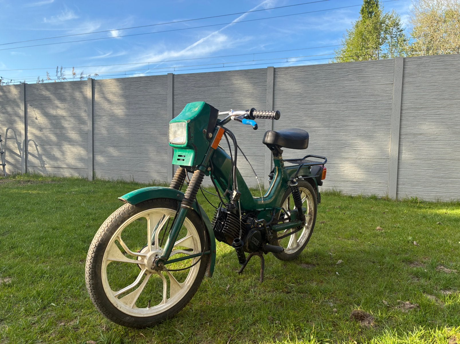 Ik zoek kapotte tomos, Fietsen en Brommers, Brommers | Tomos, Ophalen, Gebruikt, Klasse B (45 km/u), 2 versnellingen