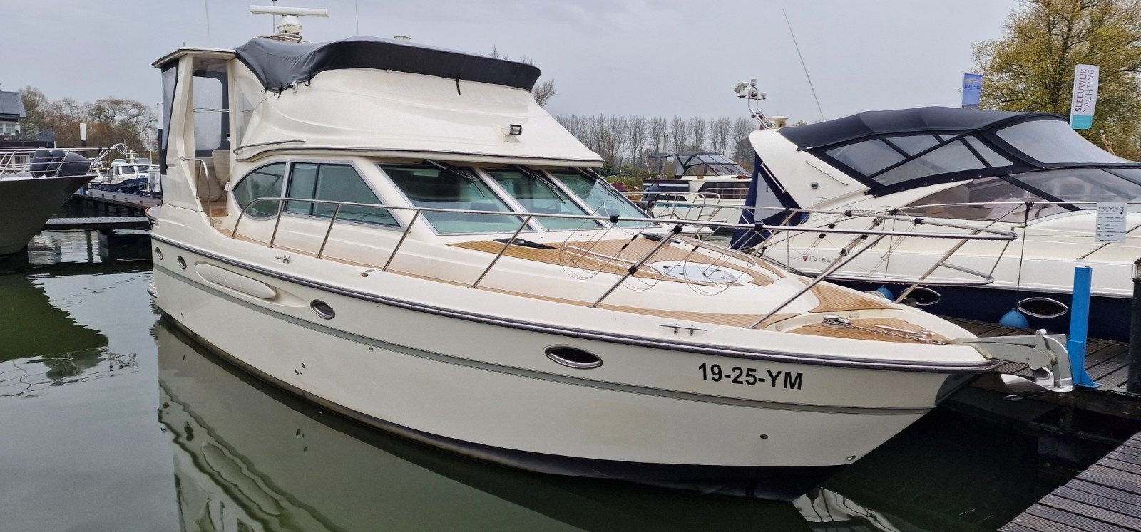 yacht très luxueux, place d'amarrage disponible Port Zelande, Sports nautiques & Bateaux, 370 ch, Enlèvement ou Envoi, Utilisé