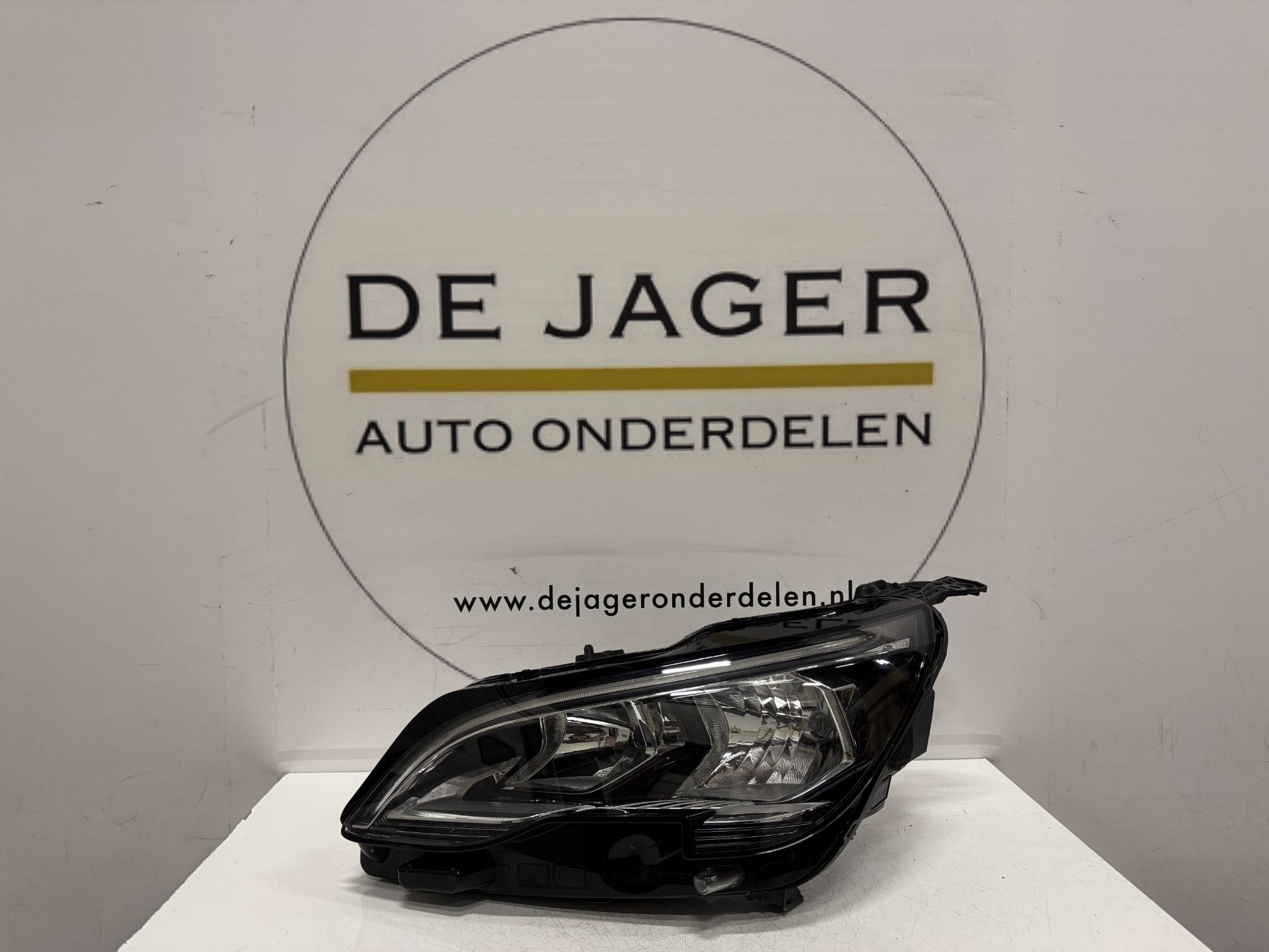 PEUGEOT 3008 2 5008 PHARE AVANT LED GAUCHE 9810478180, Taurusavenue 1
2132 LS  Hoofddorp, NL, Contact.group@renault.com, Stellantis N.V.