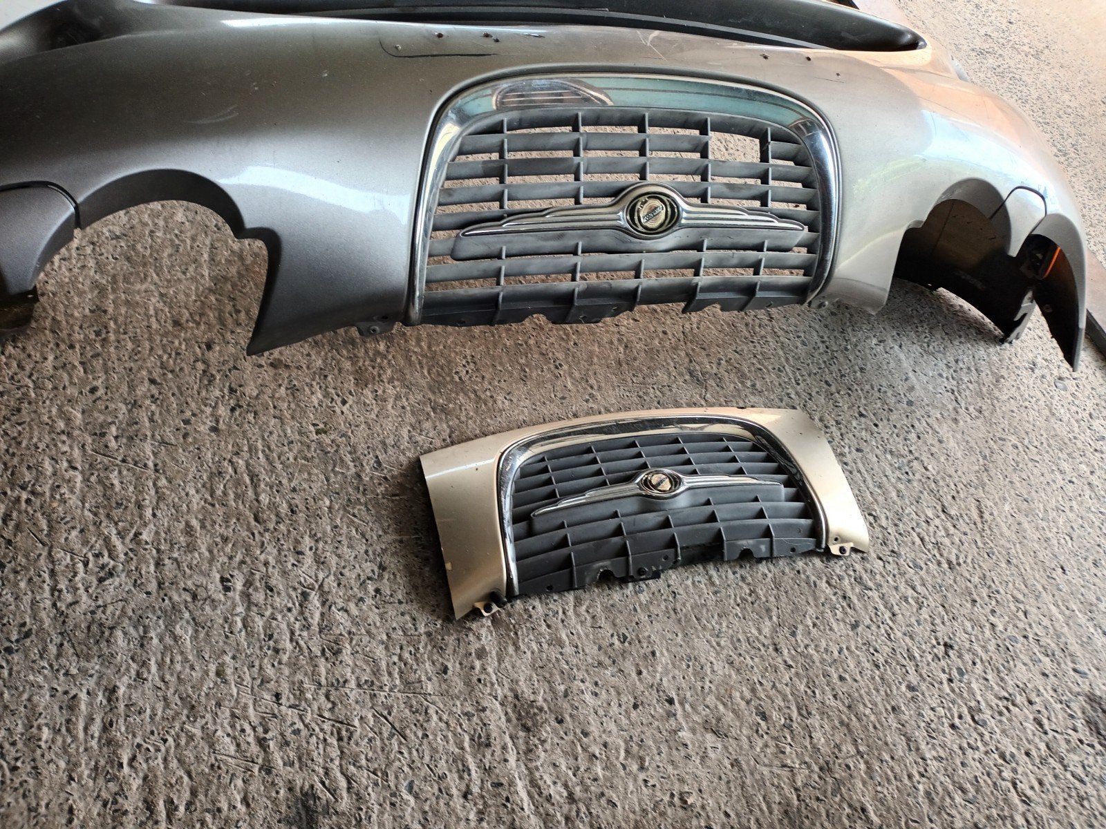 CHRYSLER 300M VOORBUMBER MET LICHTEN, Auto-onderdelen, Ophalen of Verzenden, Chrysler