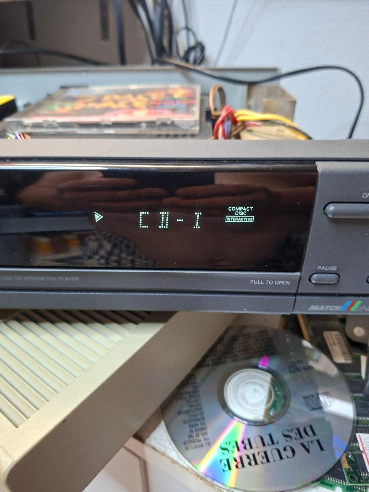 Philips CDI 220-speler, Ophalen