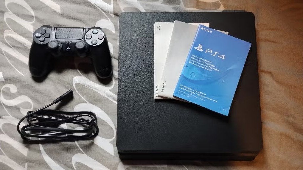PlayStation 4 (PS4) Slim 500GB Black (nieuw toestel), Games en Spelcomputers, Ophalen, 500 GB, Nieuw, Met 1 controller