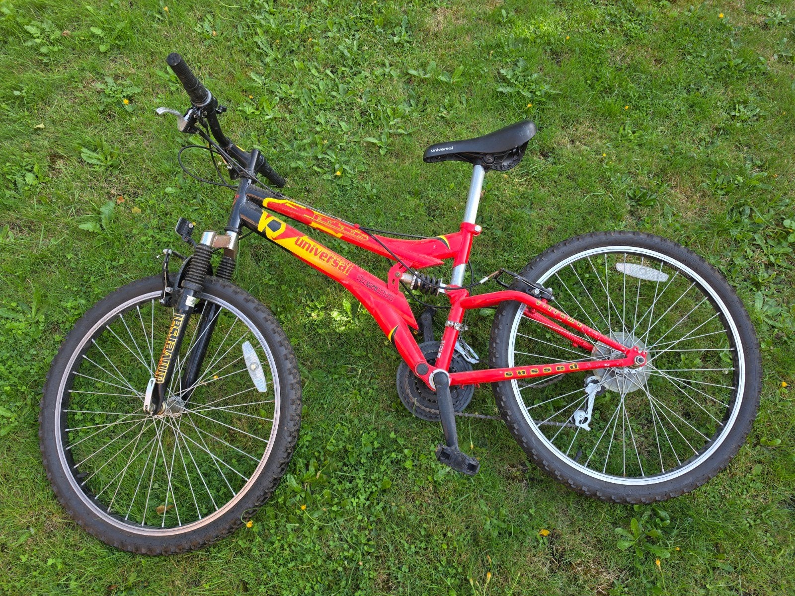 Vélo VTT Universal, Vélos & Vélomoteurs, Vélos | VTT & Mountainbikes, VTT tout suspendu, Enlèvement, Utilisé, Autres marques