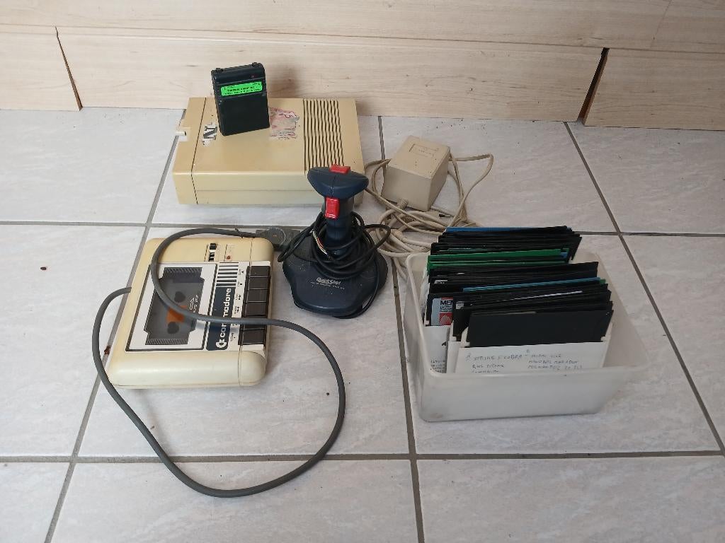 Commodore 64, Informatique & Logiciels, Enlèvement, Commodore