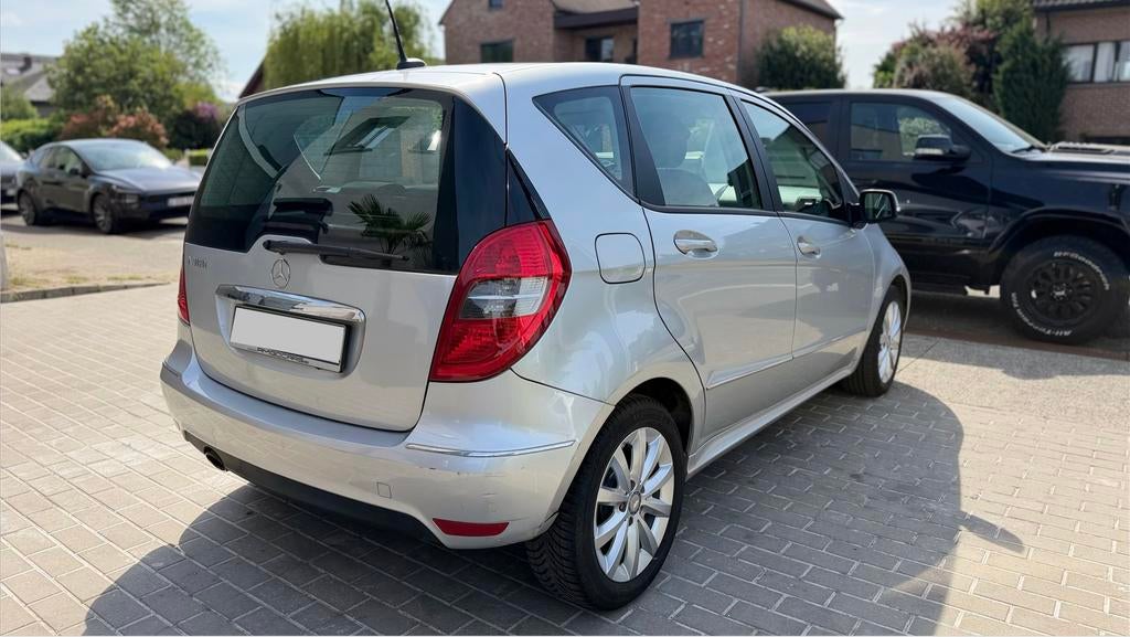 MERCEDES CLASSE A160 ESSENCE 130.000KM, Autos, Mercedes-Benz, Cuir, Achat, Entreprise, Boîte manuelle