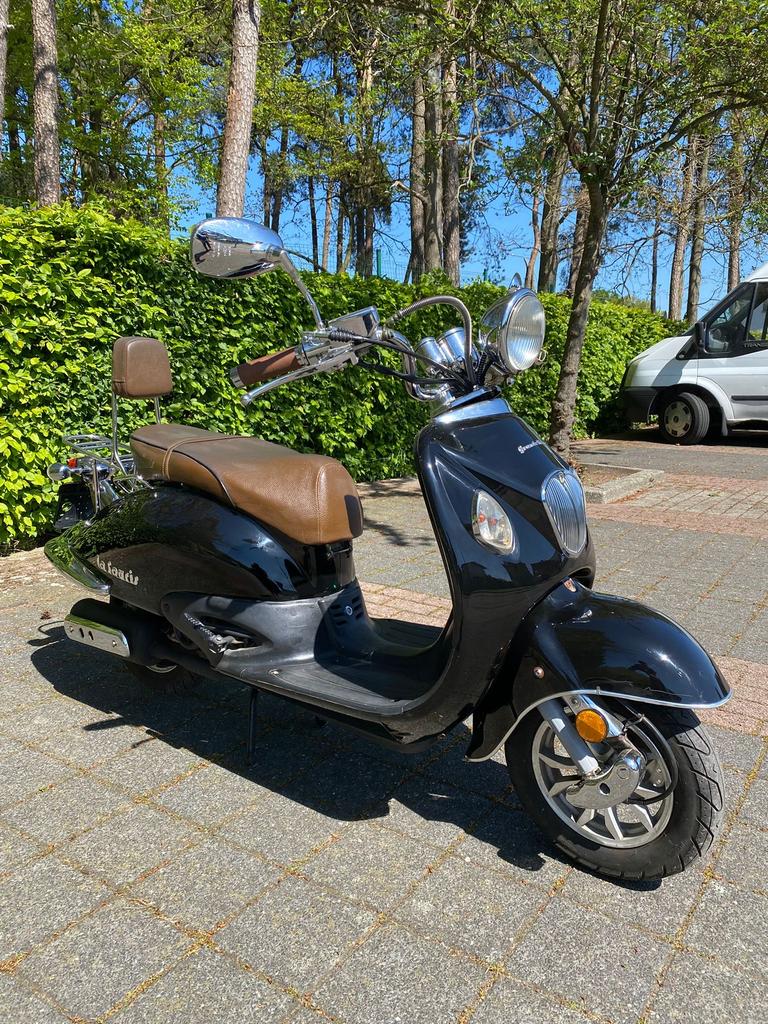 GRANDE RETRO 2022 A KLASSE, Vélos & Vélomoteurs, Scooters | Piaggio, Enlèvement