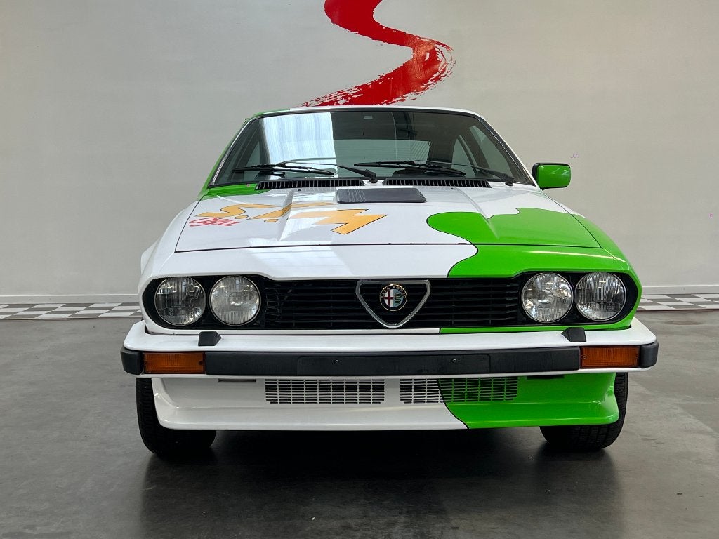 ALFA ROMÉO GTV 6 (1984), Autos, Alfa Romeo, Cuir, Achat, 2500 cm³, Entreprise