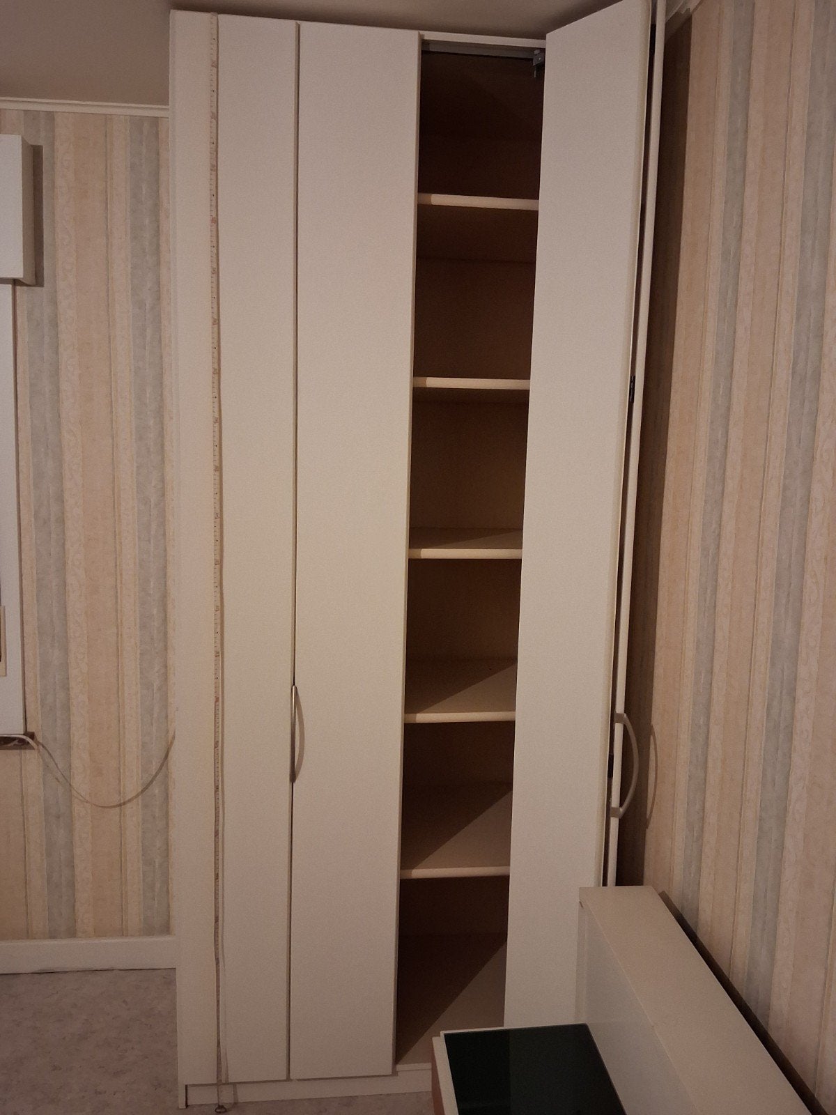 Armoire blanche avec étagères, 100 à 150 cm, Enlèvement, Utilisé, 200 cm ou plus