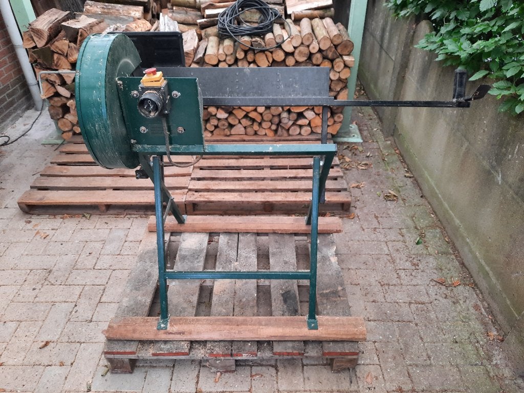 Elem Garden Technic brandhout afkortzaag wipzaag zaagmachine, Bricolage & Construction, Outillage | Scies mécaniques, 70 mm ou plus