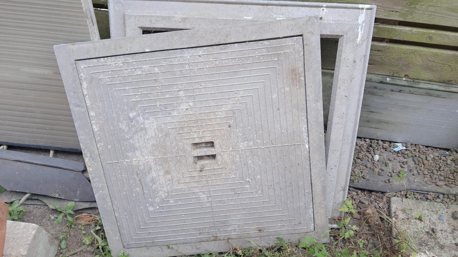 Gegalvaniseerde putdeksels 70 x 70 cm 2 stuks beschikbaar, Doe-het-zelf en Bouw, Ophalen