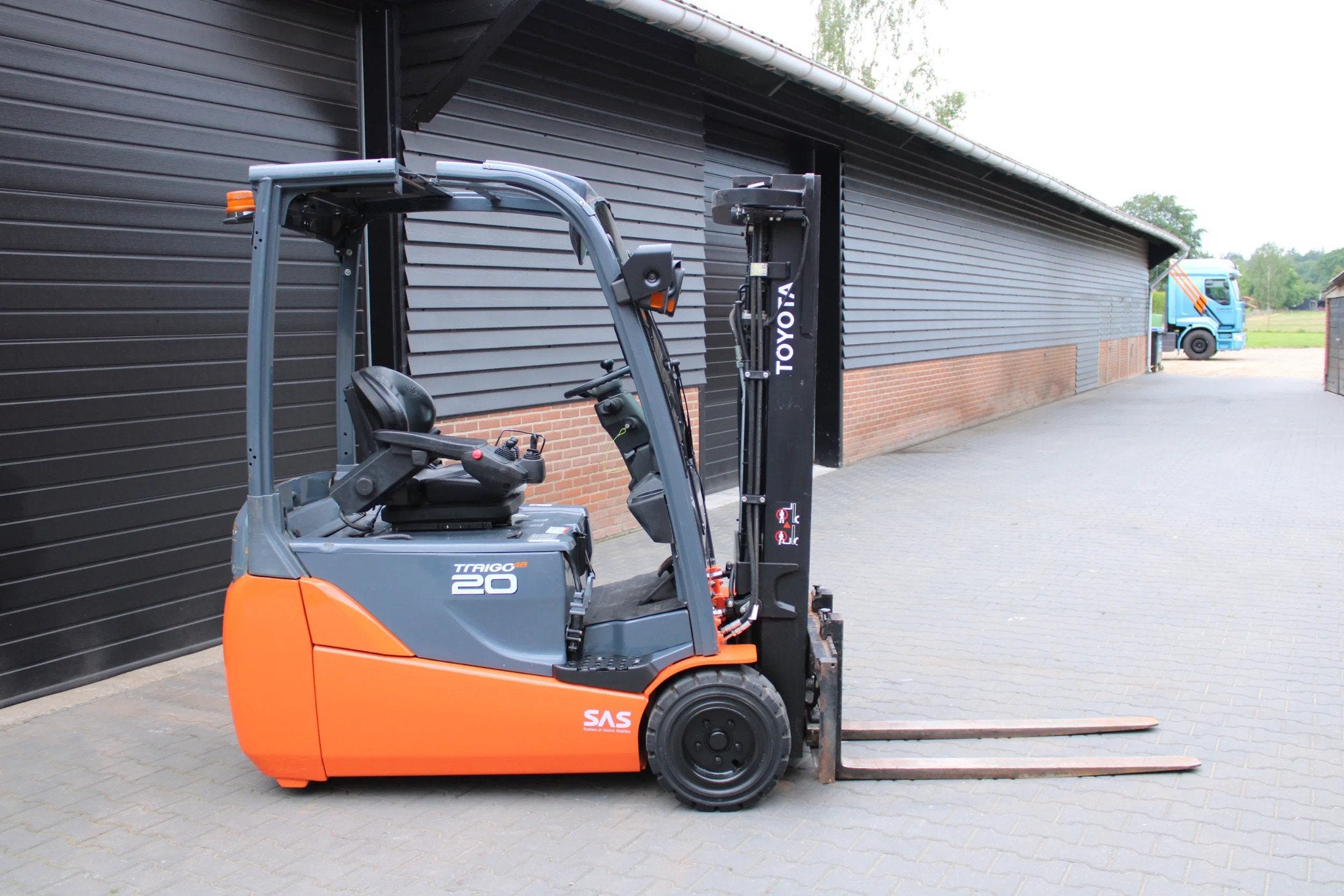 Toyota 8FBET20 heftruck elektrische triplex sideshift, Zakelijke goederen, Machines en Bouw | Heftrucks en Intern transport, 2000 tot 3000 kg