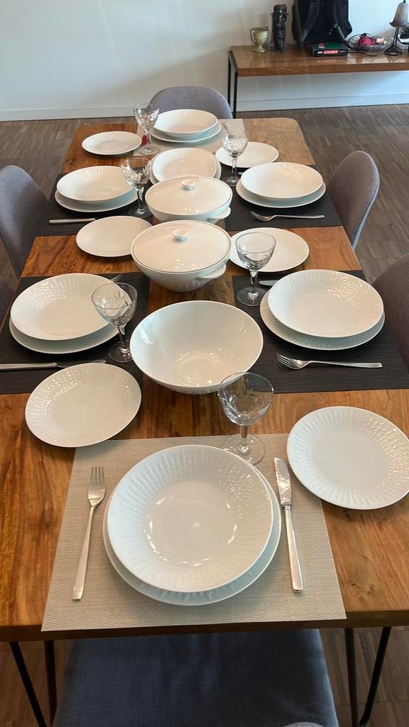 Hutschenreuther porselein servies 6 pers + schalen, Enlèvement, Porcelaine, Assiettes(s)