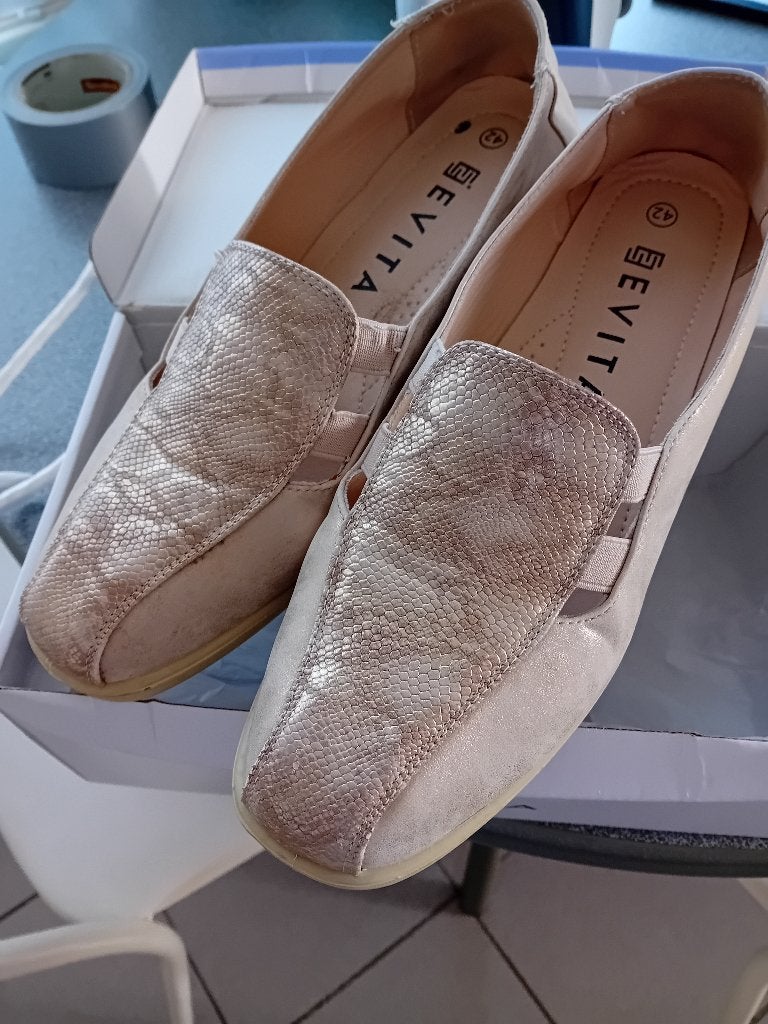 Schoenen met sleehak - maat 42, Ophalen of Verzenden, Gedragen