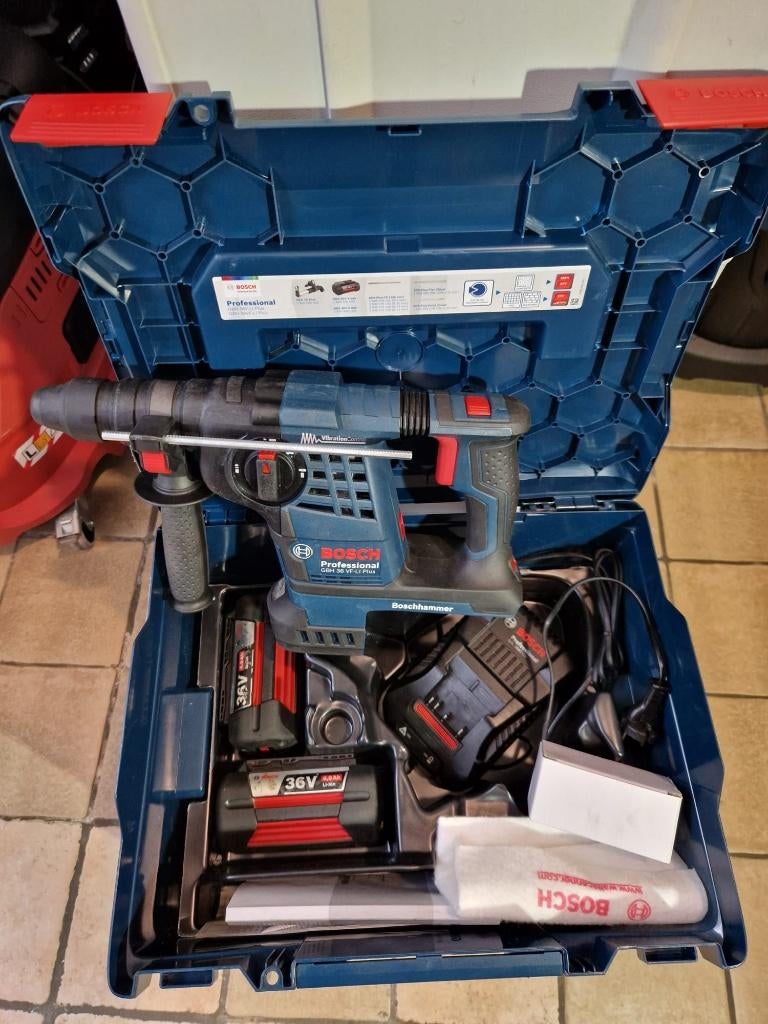 Bosch Marteau perforateur GBH 36V-LI 2X4,0AH Chargeur coffre, Enlèvement, Comme neuf
