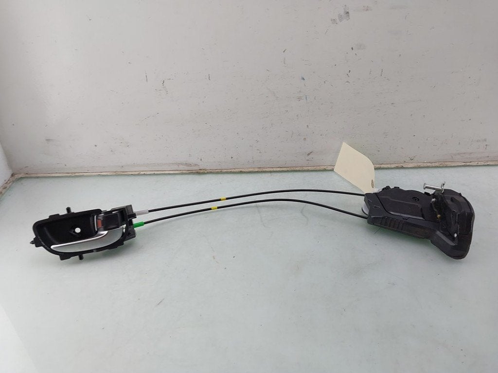 SERRURE DE PORTE RODS ARRIÈRE DROIT Toyota Yaris III (P13), Autos : Pièces & Accessoires, Autres pièces automobiles, Toyota, Utilisé