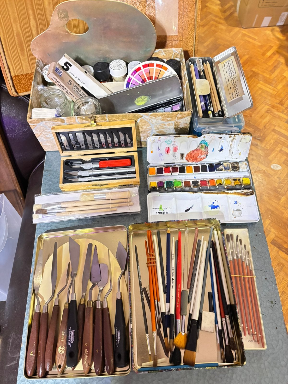 LOT matériel de peinture et dessin - Pinceaux, couteaux etc, Enlèvement, Comme neuf