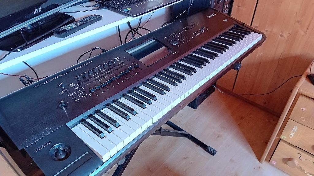 Korg Kronos 1, Muziek en Instrumenten, Synthesizers, Ophalen, Gebruikt, 76 toetsen, Korg