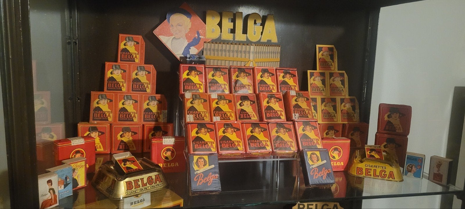 Je recherche des paquets de cigarette belga, Enlèvement