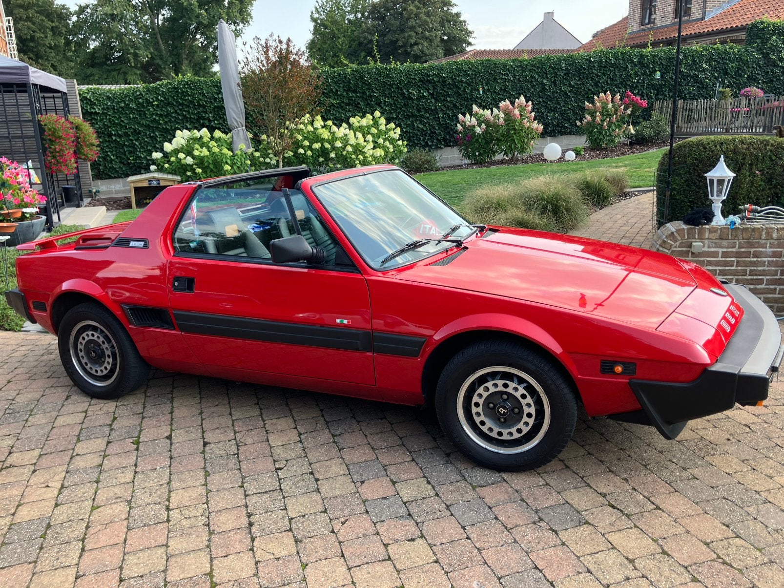 FiatBertoneX1/9 ExcellentétatFourchettedeprixsupérieure 1988, Autos, Oldtimers & Ancêtres, Achat, Boîte manuelle, Noir, 2 portes