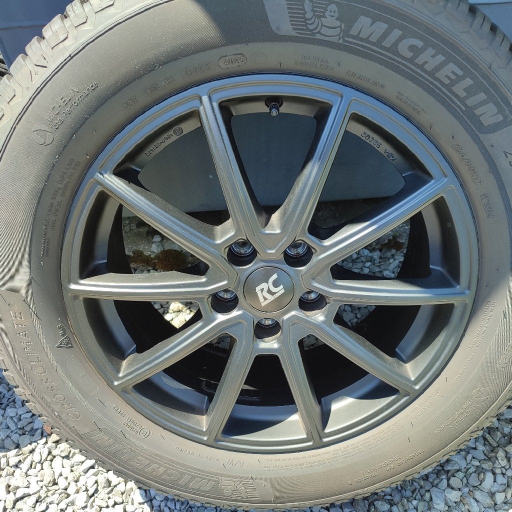 Volvo XC40- 17 inch RC32 velgen -All season banden Nieuw, Auto-onderdelen, Banden en Velgen, Banden en Velgen, All Season, 17 inch