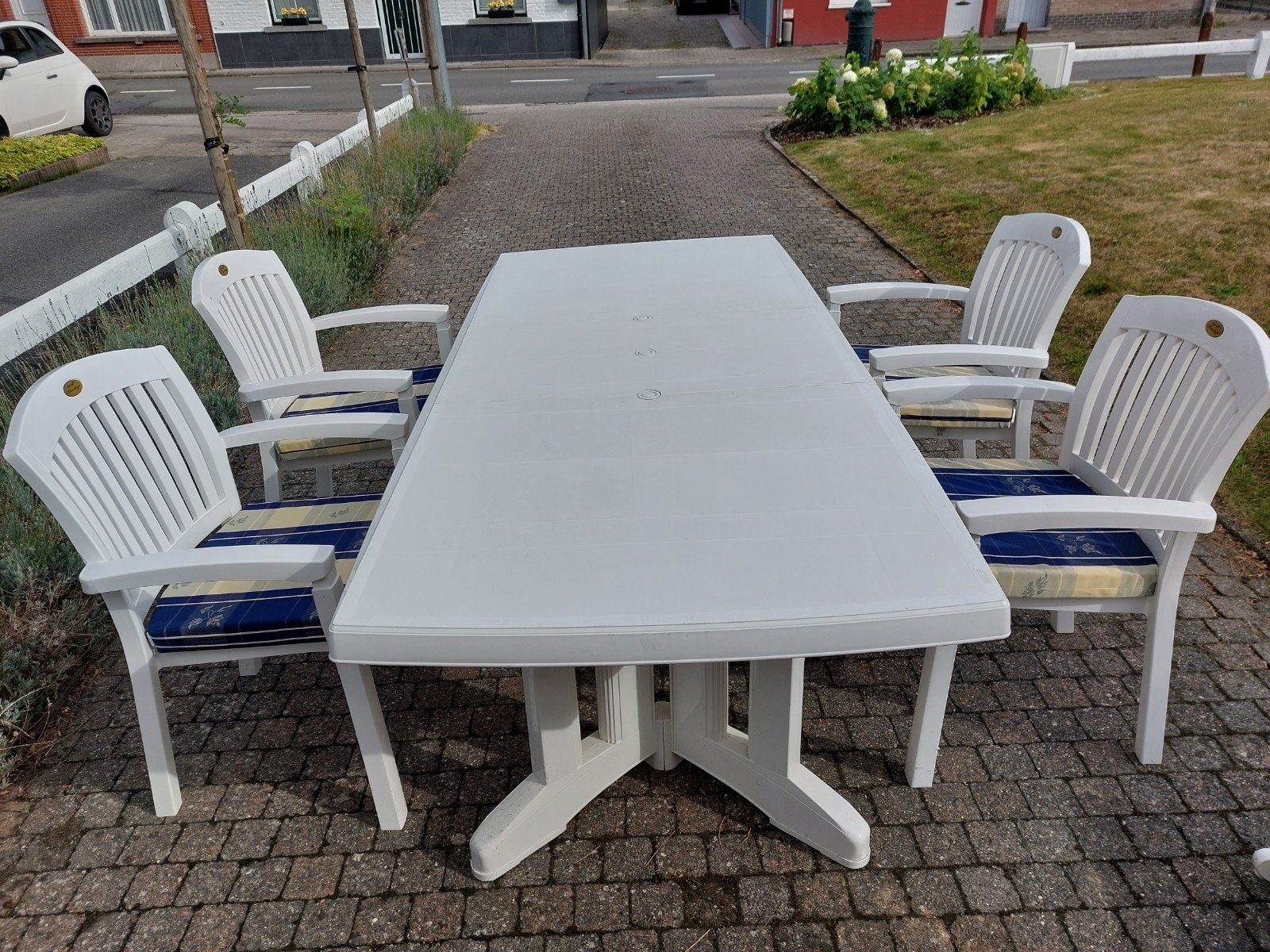 Tafel met 8 stoelen met kussens, Tuin en Terras, Ophalen
