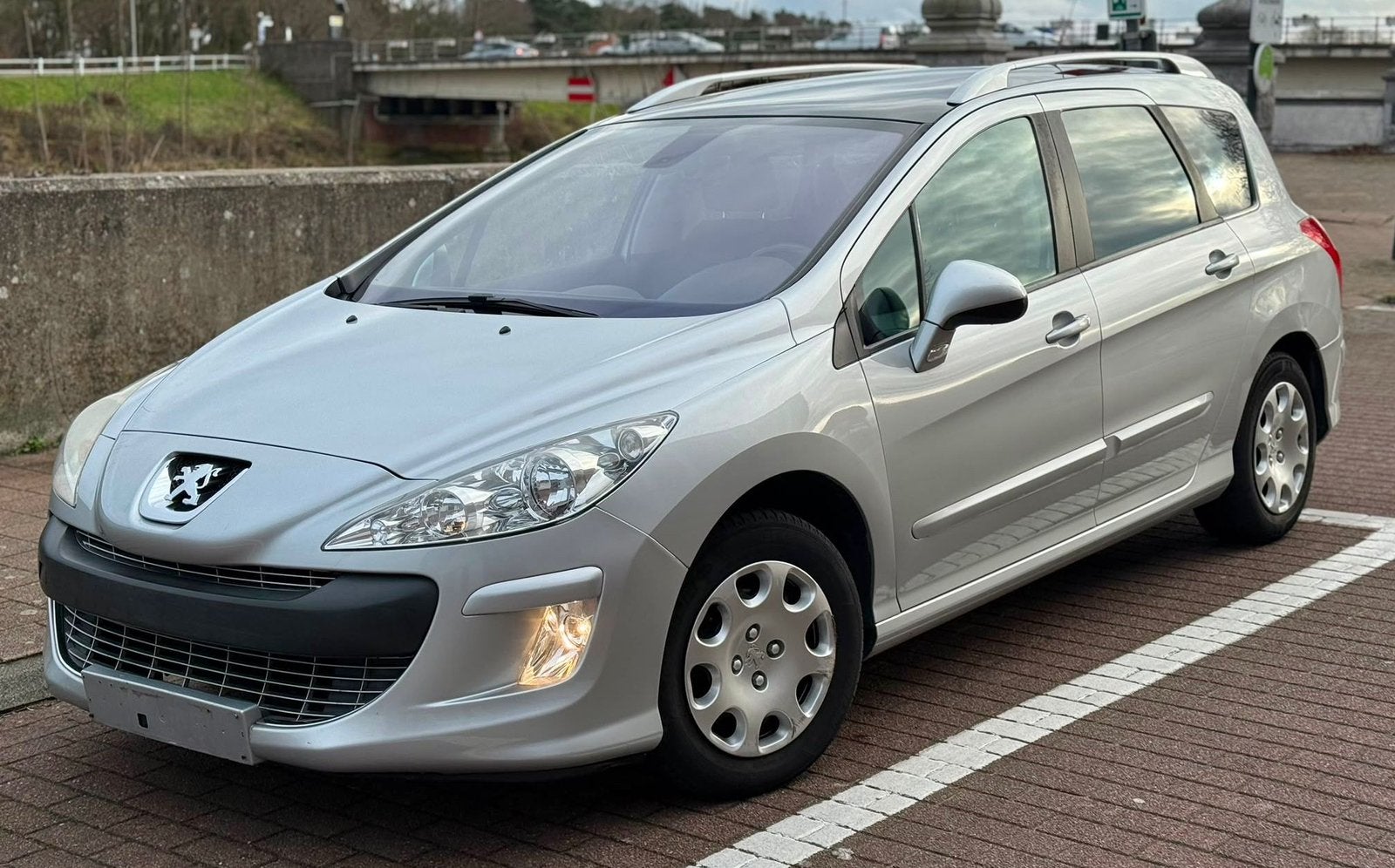 Peugeot 308 SW - 1.6 Benzine 2009 Export/Opmaak, Auto's, Voorwielaandrijving, Stof, Zwart, 5 deurs