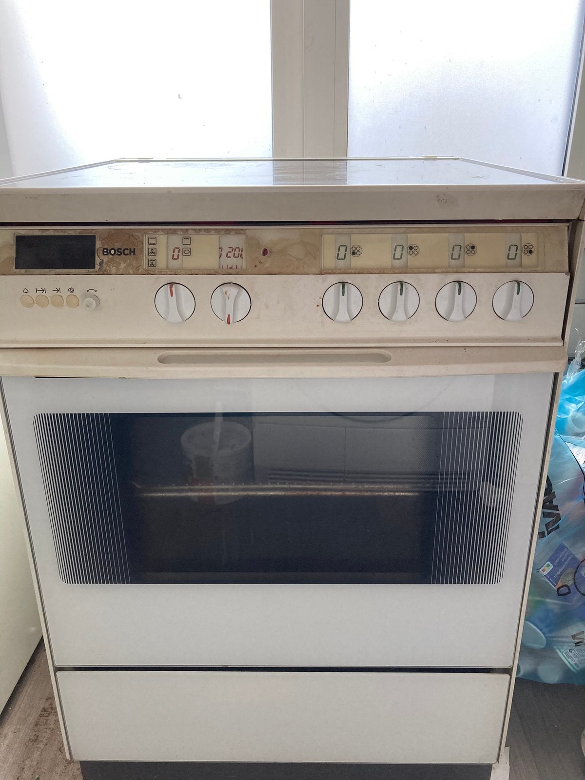 Bosch elektrisch fornuis & oven, Elektronische apparatuur, Ophalen, Gebruikt, Grill, 4 kookzones