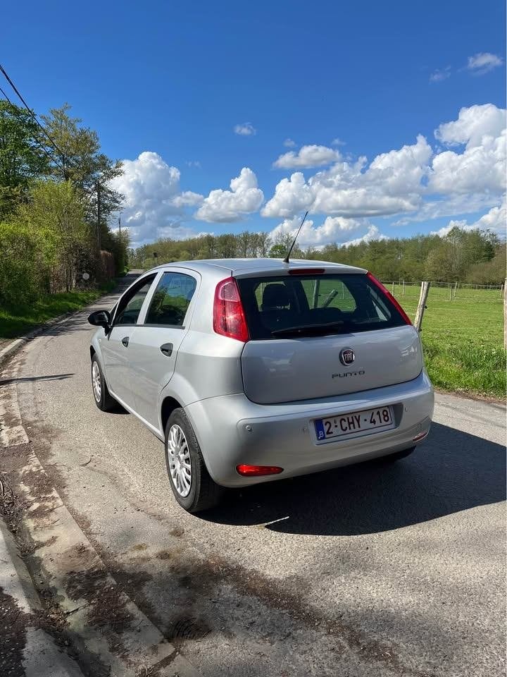 Fiat Punto 1.2i Euro 6  2016"LEZ 2035", Auto's, Voorwielaandrijving, Stof, 5 deurs, Particulier