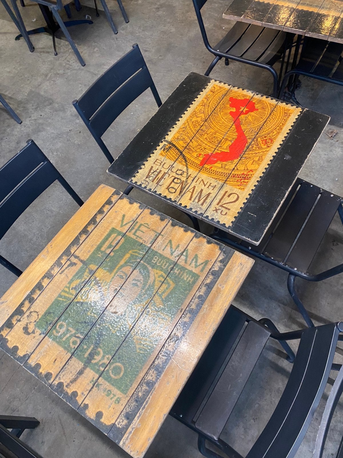 1 set van 12 stuks terrastafel Myrthe 60x60, Jardin & Terrasse, Tables de jardin, Enlèvement ou Envoi, Utilisé, Carré, Bois