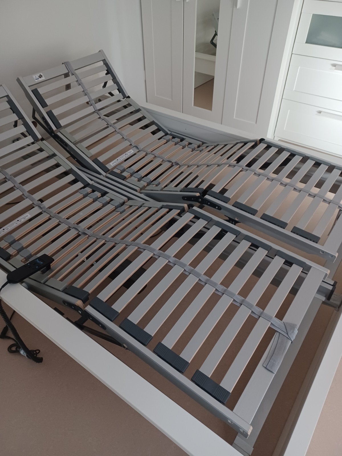 Electrische bedbodems 70 x 200 voor bed  140 x 200, Huis en Inrichting, Ophalen