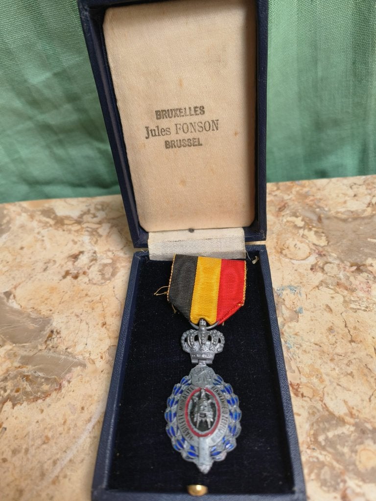 Oude medaille "Bekwaamheid Zedelijkheid" 2de Klasse, Verzamelen, Ophalen of Verzenden, Overige soorten, Lintje, Medaille of Wings