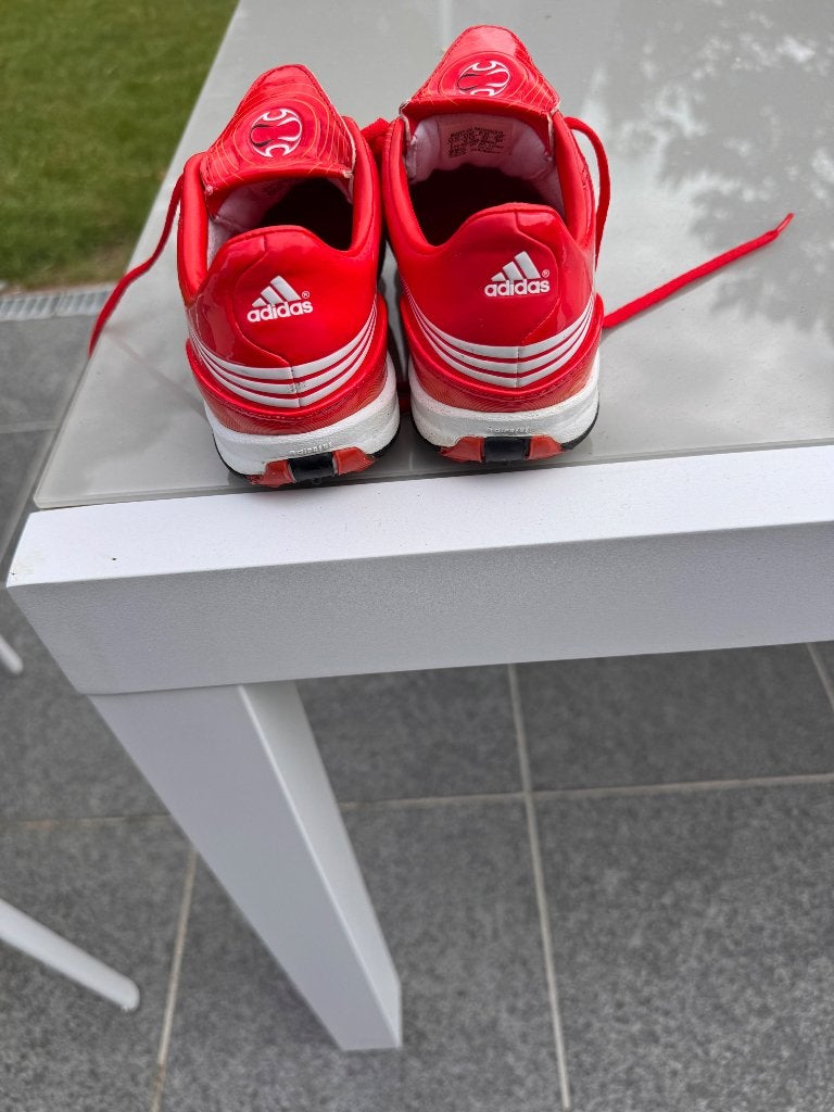 Adidas voetbal schoenen maat 32, Ophalen, Zo goed als nieuw, Schoenen