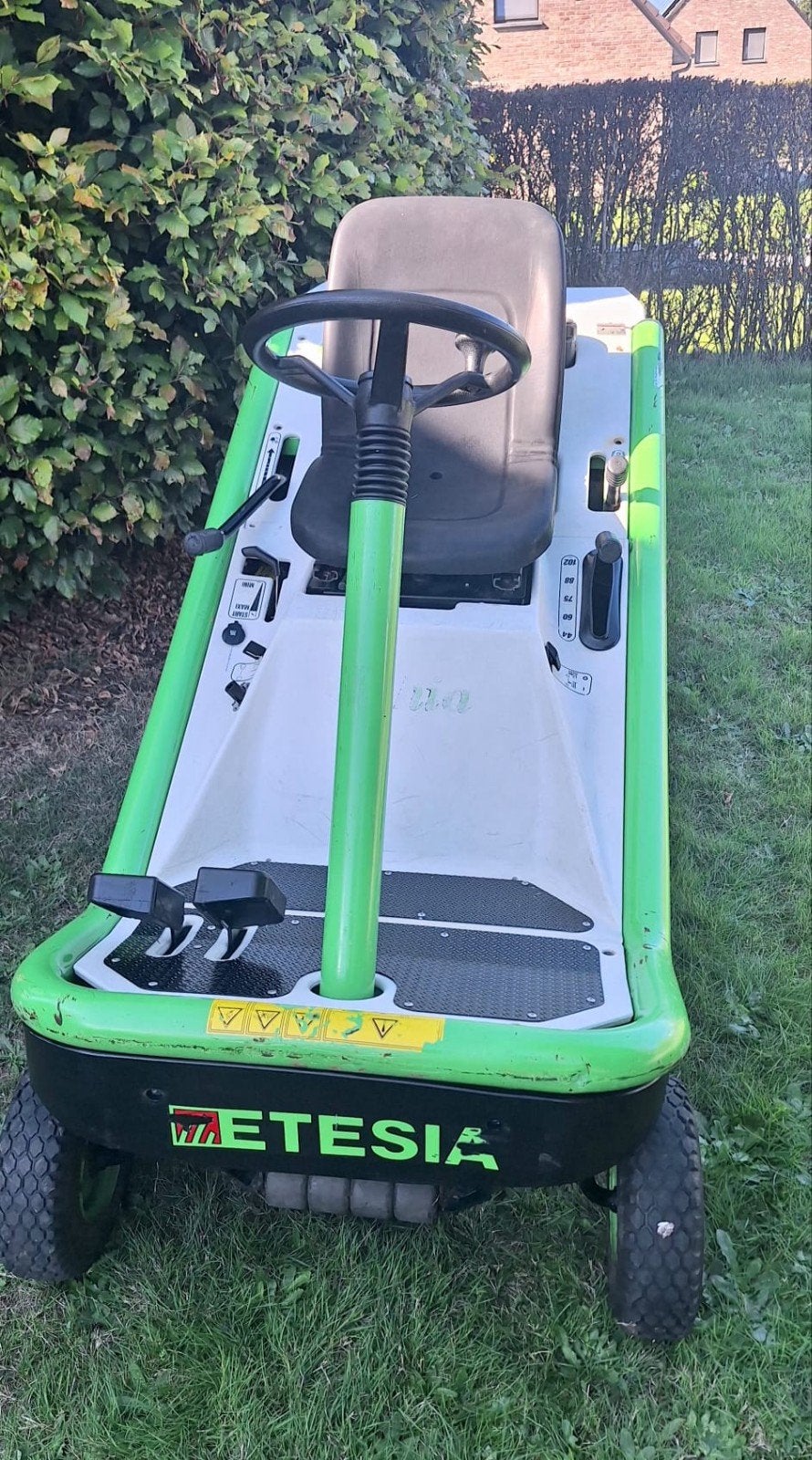 Tracteur tondeuse ETESIA BAHIA MHHE HYDRO 80, Enlèvement, Bac de ramassage