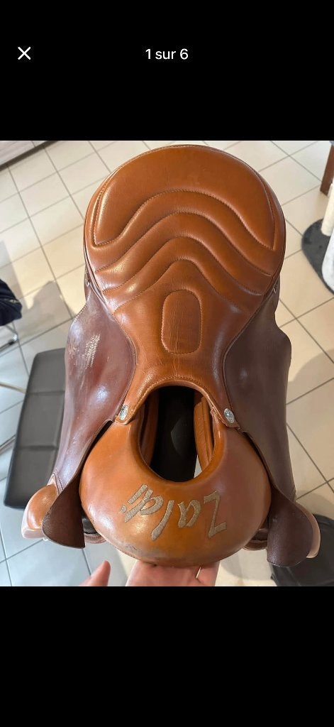 Selle Zaldi, Étriers inclus, Siège semi-creux, Endurance, Comme neuf