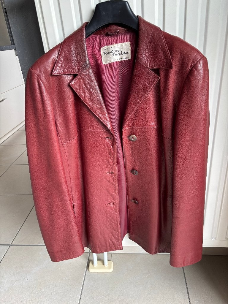 veste en cuir rouge foncé T40-42 pour dame, Kleding | Dames, Overige Dameskleding, Ophalen, Gedragen