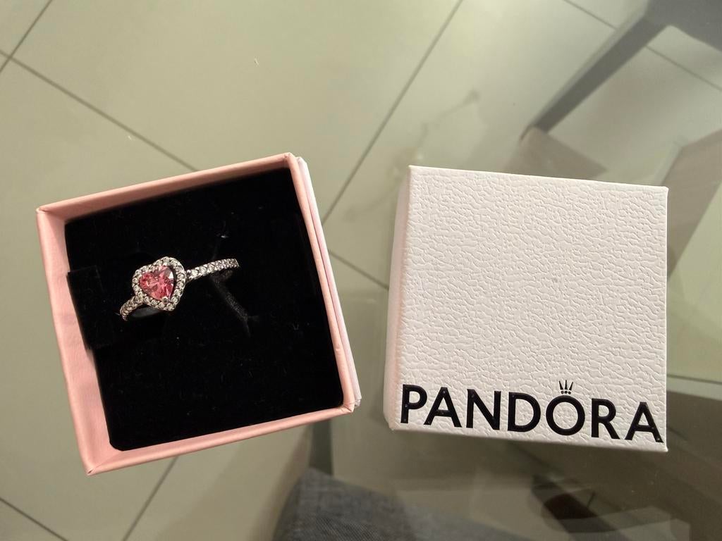 Pandora rind hard, Bijoux, Sacs & Beauté, Bagues, Neuf, Fer ou Acier, Avec cristal, Femme