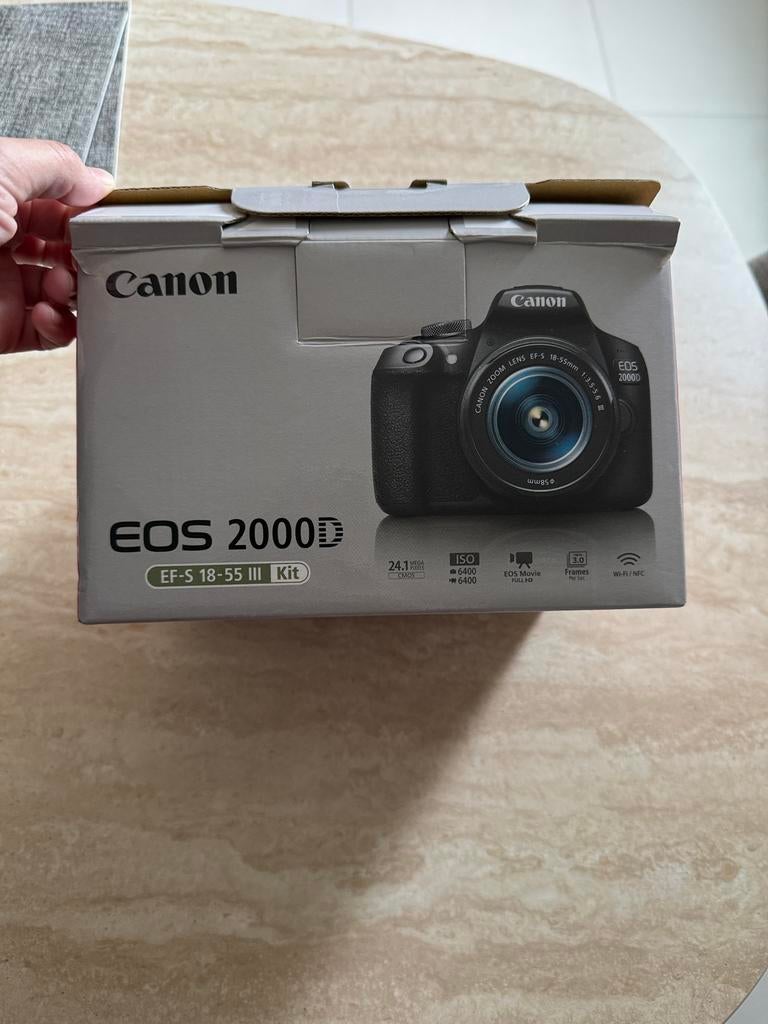 Canon eos 2000 D, Ophalen of Verzenden, Zo goed als nieuw