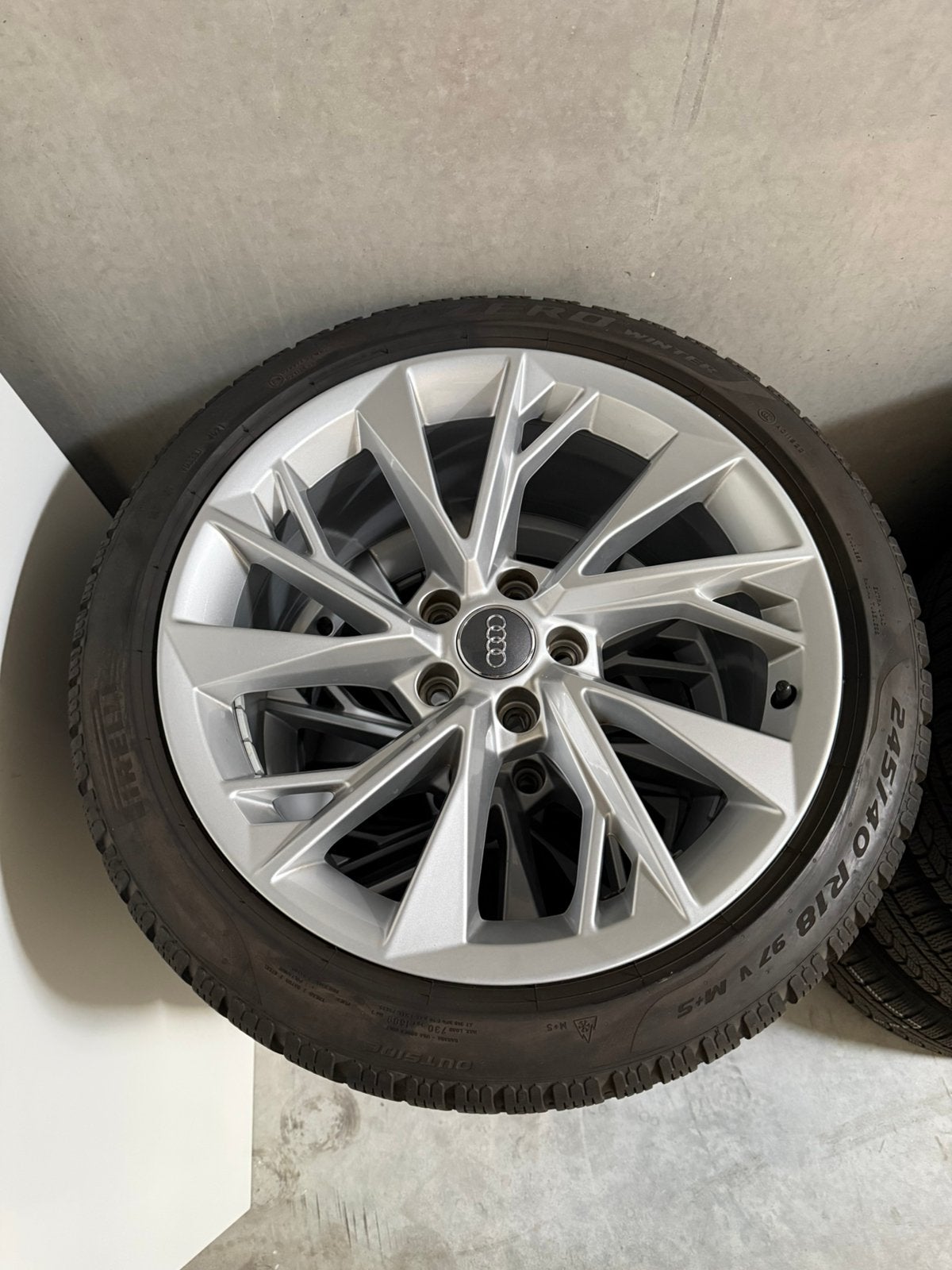 Jantes et pneus d'hiver Audi, Autos : Pièces & Accessoires, Pneus & Jantes, Enlèvement, Pneus hiver, Jante(s)
