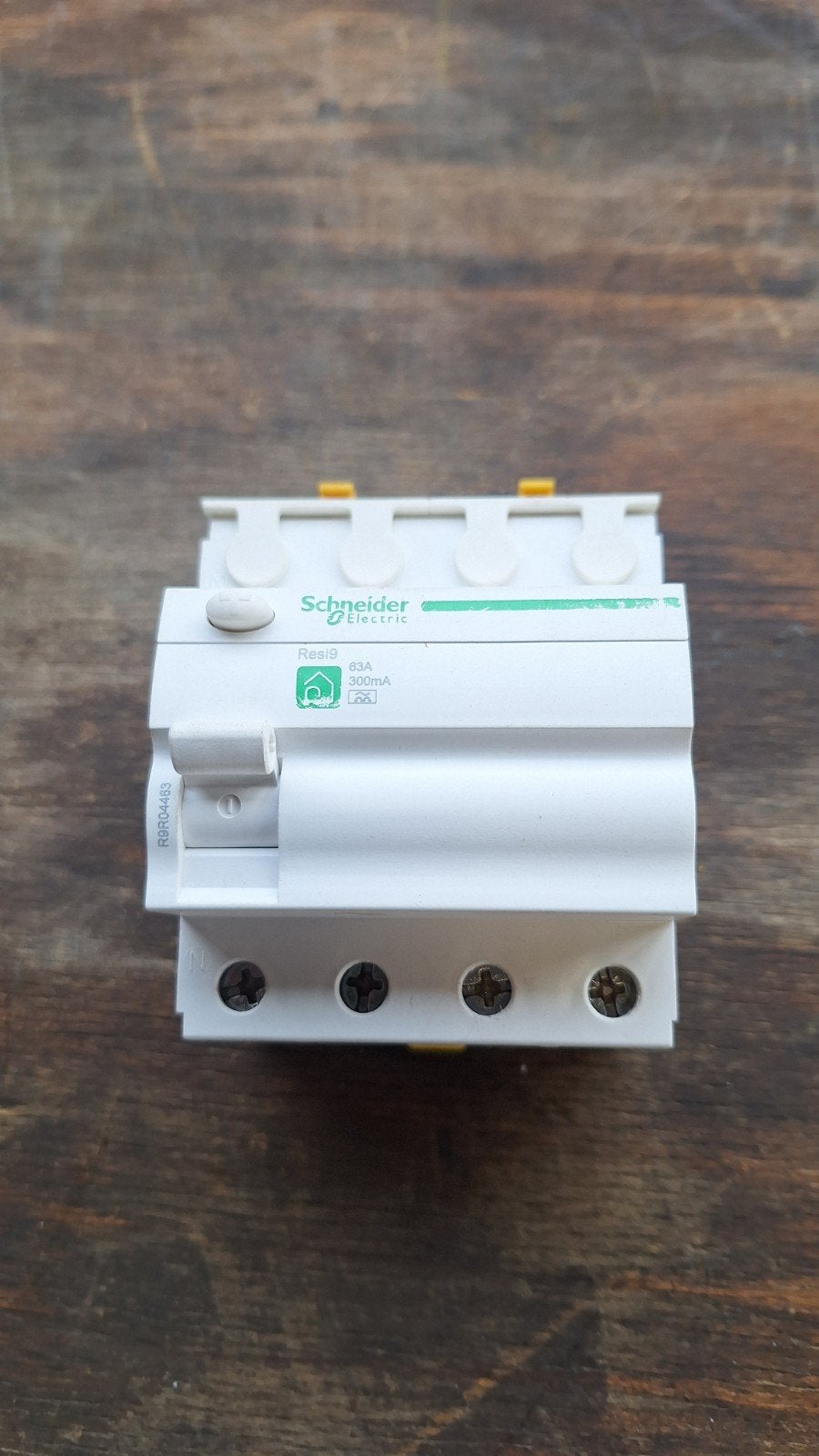 Differentieel  schakelaar  63A 300ma schneider, Bricolage & Construction, Électricité & Câbles, Enlèvement, Interrupteur