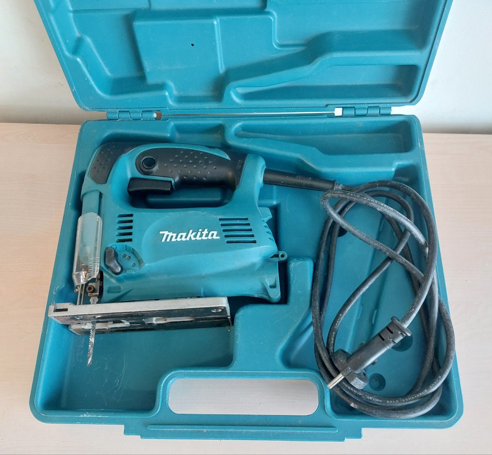 Scie sauteuse Makita 4329, Bricolage & Construction, Moins de 600 watts, Enlèvement ou Envoi, 30 à 70 mm, Scie sauteuse