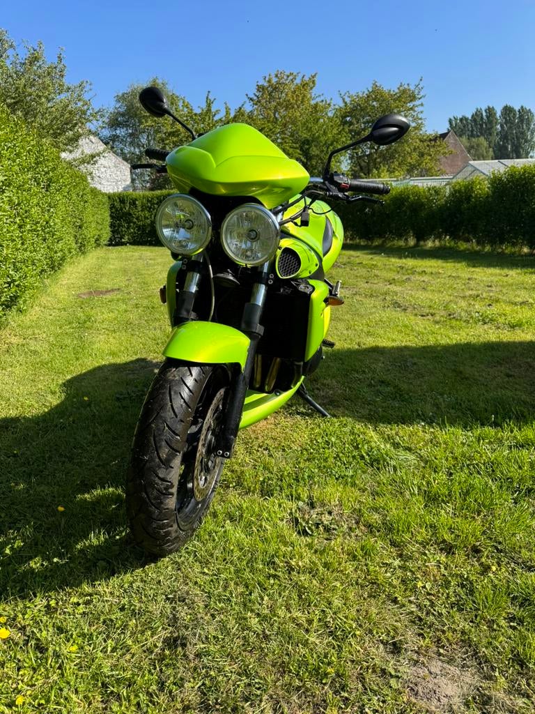 Triumph speed four, Motos, Motos | Triumph, Particulier, Naked bike, 12 à 35 kW, 4 cylindres, Permis Moto A2 minimum, Poignées chauffantes