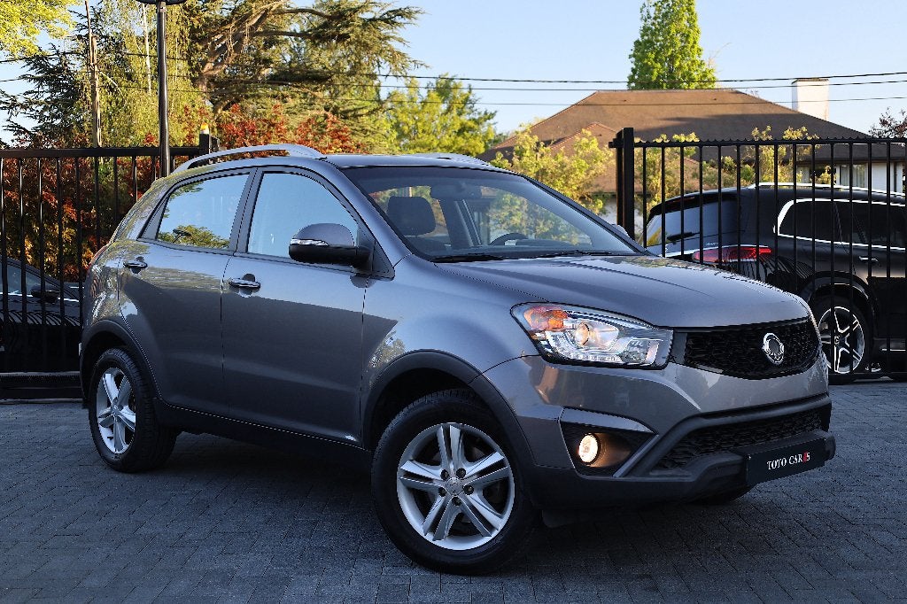 SsangYong Korando 2.0i | 2WD | Navi | Cruise | Stoel-Verwarm, Autos, SsangYong, Argent ou Gris, Entreprise, Boîte manuelle, Noir
