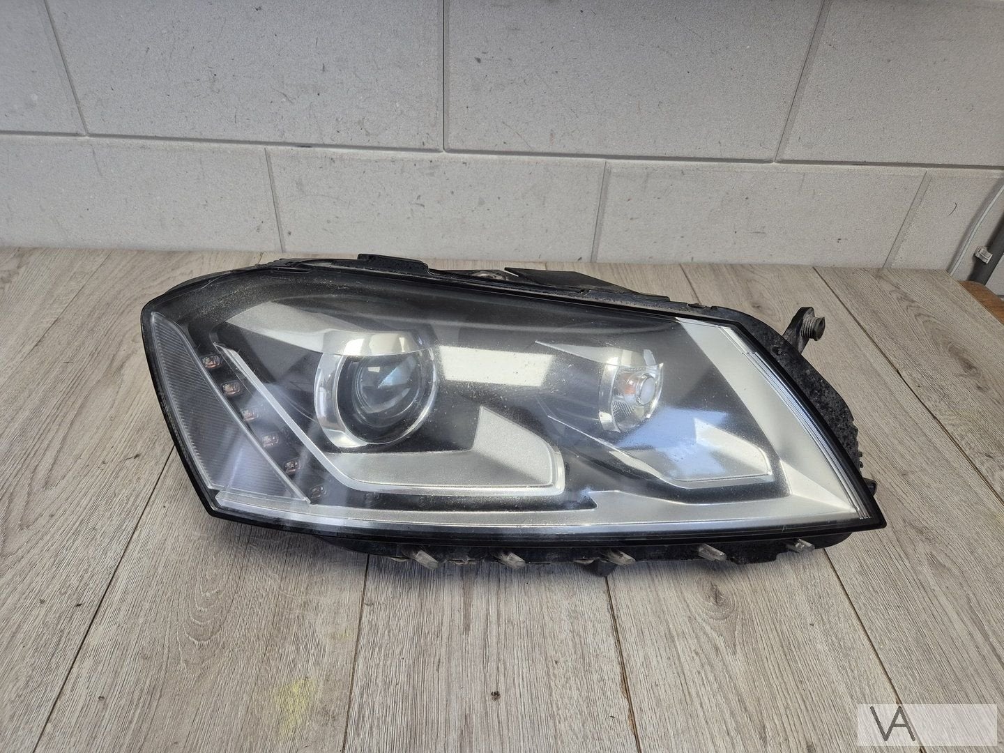 VW Passat 2010 -2015 koplamp xenon led rechts 3ab941752 €350, Gebruikt, -, Volkswagen, -