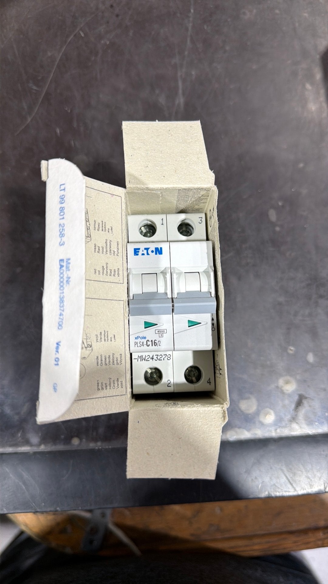 EATON AUTOMAAT 16 A 2P NIEUW, Ophalen, Zo goed als nieuw